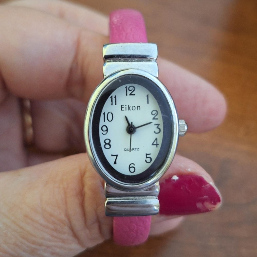 EIKON WOMENS CUFF WATCH - Picture 12 of 12